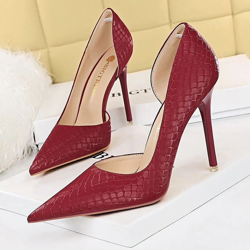 Claret Snake-Pattern Stiletto Pumps – Luxury Party Heels in Sizes 42-43