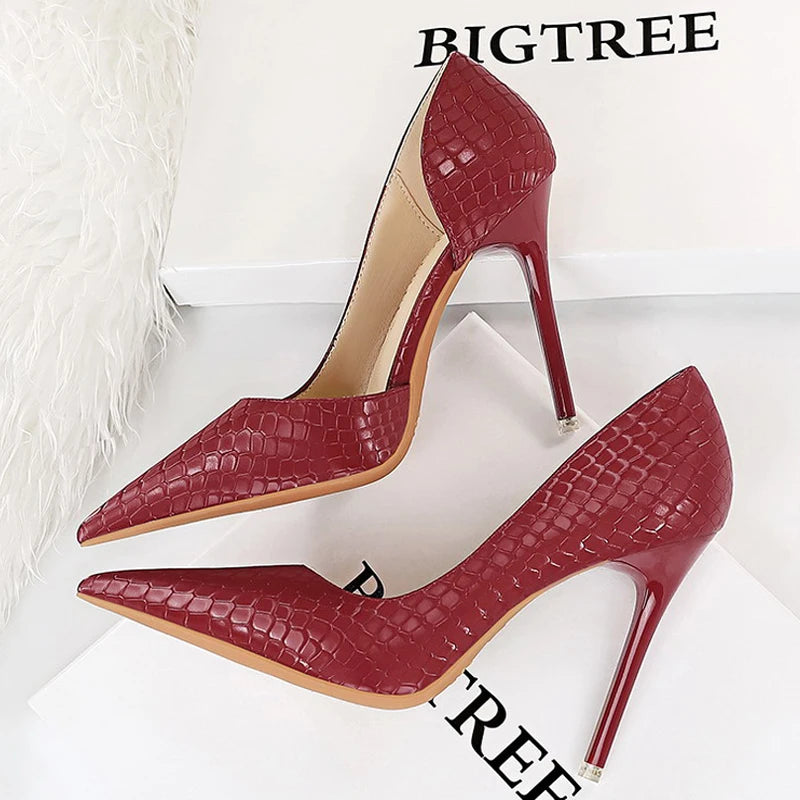 Claret Snake-Pattern Stiletto Pumps – Luxury Party Heels in Sizes 42-43